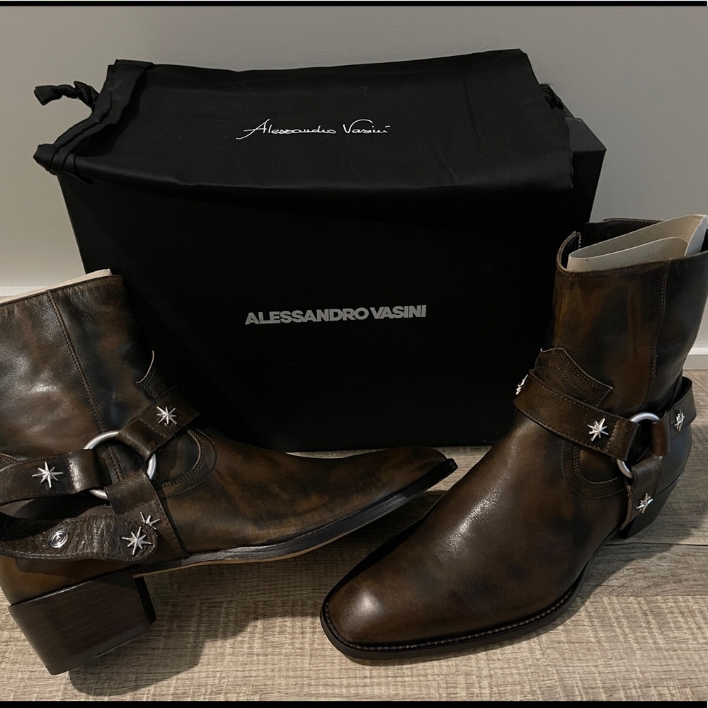 WORN ONLY FEW HOURS - Designer Cuban heel Boots